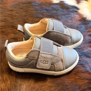 Toddler Ugg Sneakers Size 9